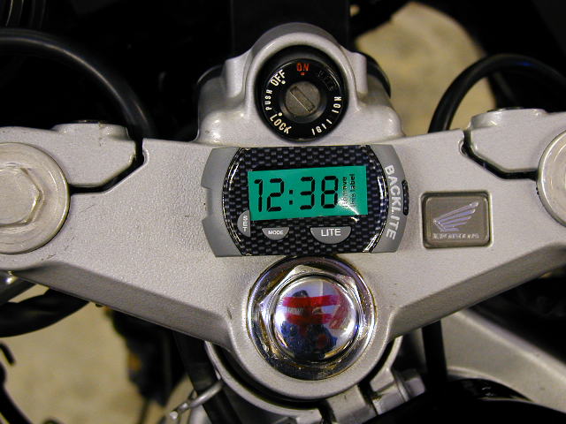 http://www.motorrad-bach.de/Nsr125/digitaluhr.jpg